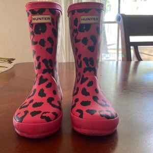 Size 10 toddler hunter boots lightly worn. Pink with black leopard.
